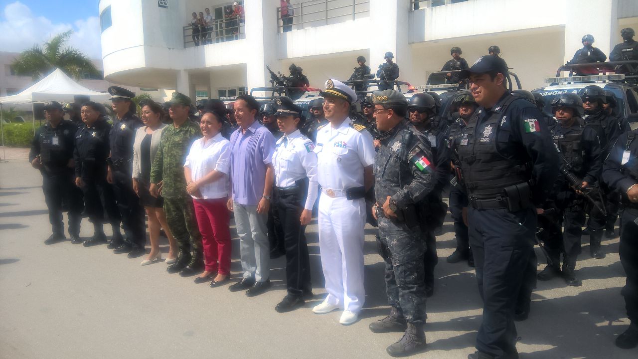 En el acto estuvieron presentes el gobernador de Quintana Roo, Carlos Joaquín González, y la presidenta municipal de Solidaridad, María Cristina Torre
