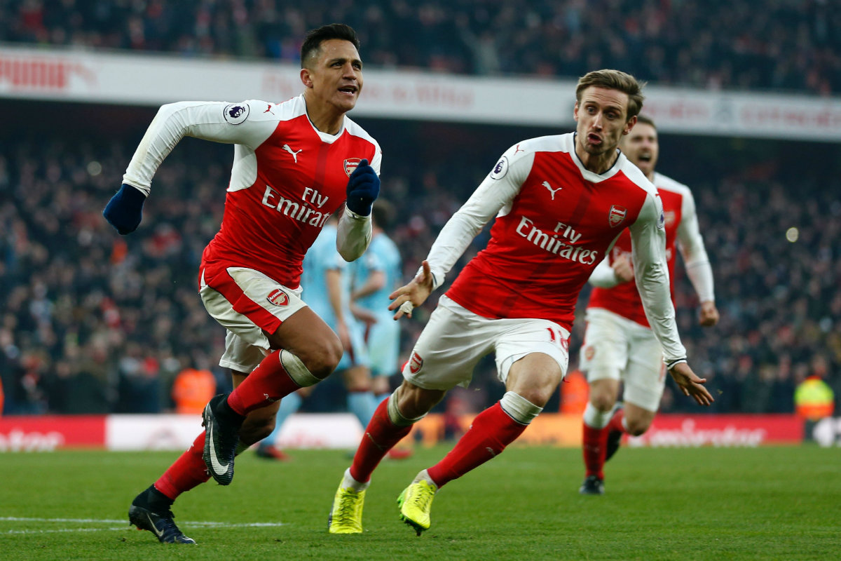 Alexis Sánchez marcó desde los once pasos en el minuto 98 y le dio la victoria al Arsenal