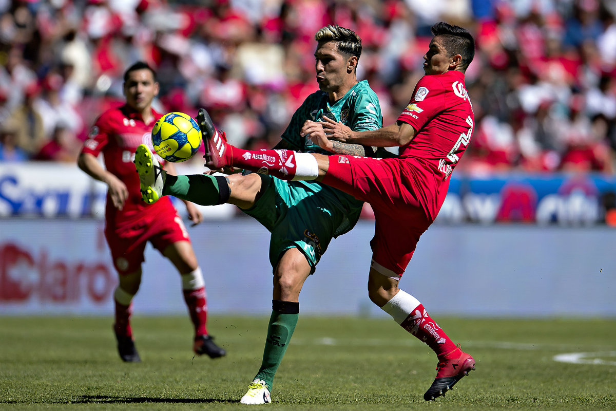 Jonathan Fabbro de Jaguares marcó el único gol del partido