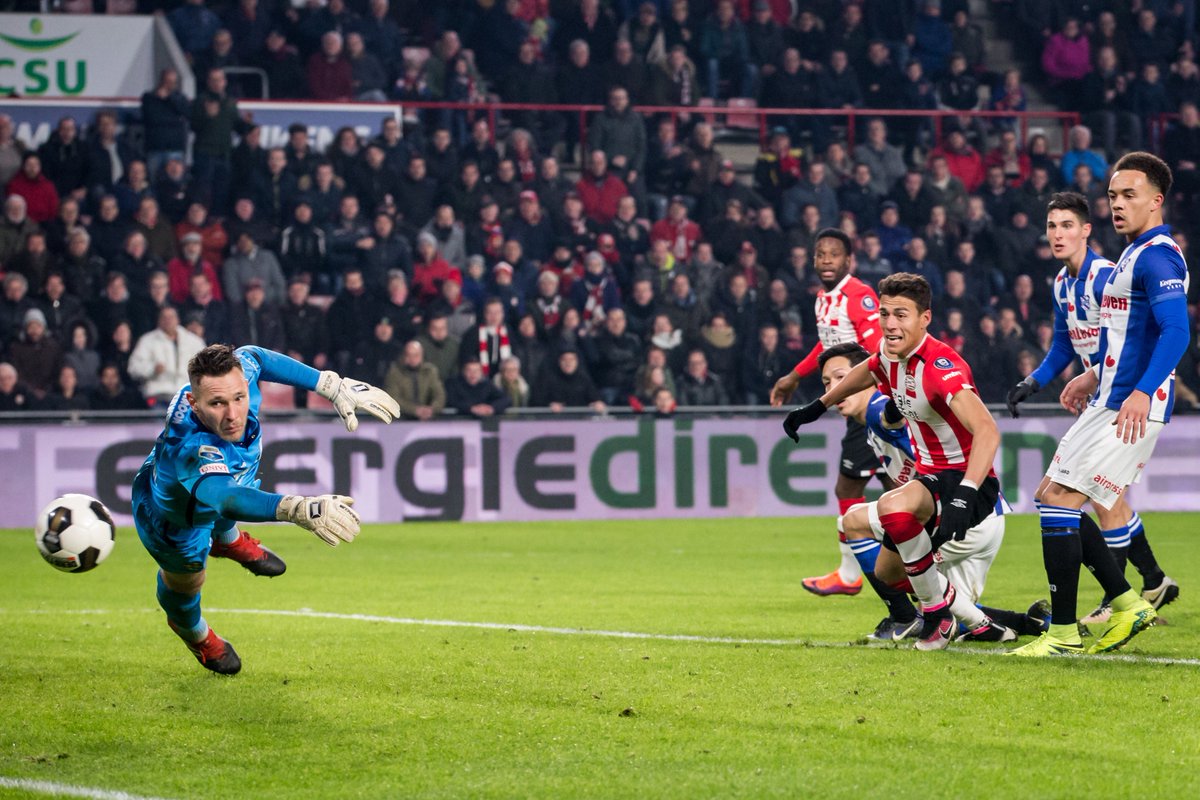 Moreno marca de último minuto para darle la victoria al PSV