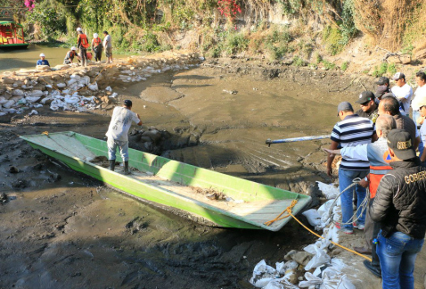 La aparición de más grietas y hundimientos en canales de Xochimilco, debido a la sobreexplotación de acuíferos, prevé el presidente del Consejo Ciudad