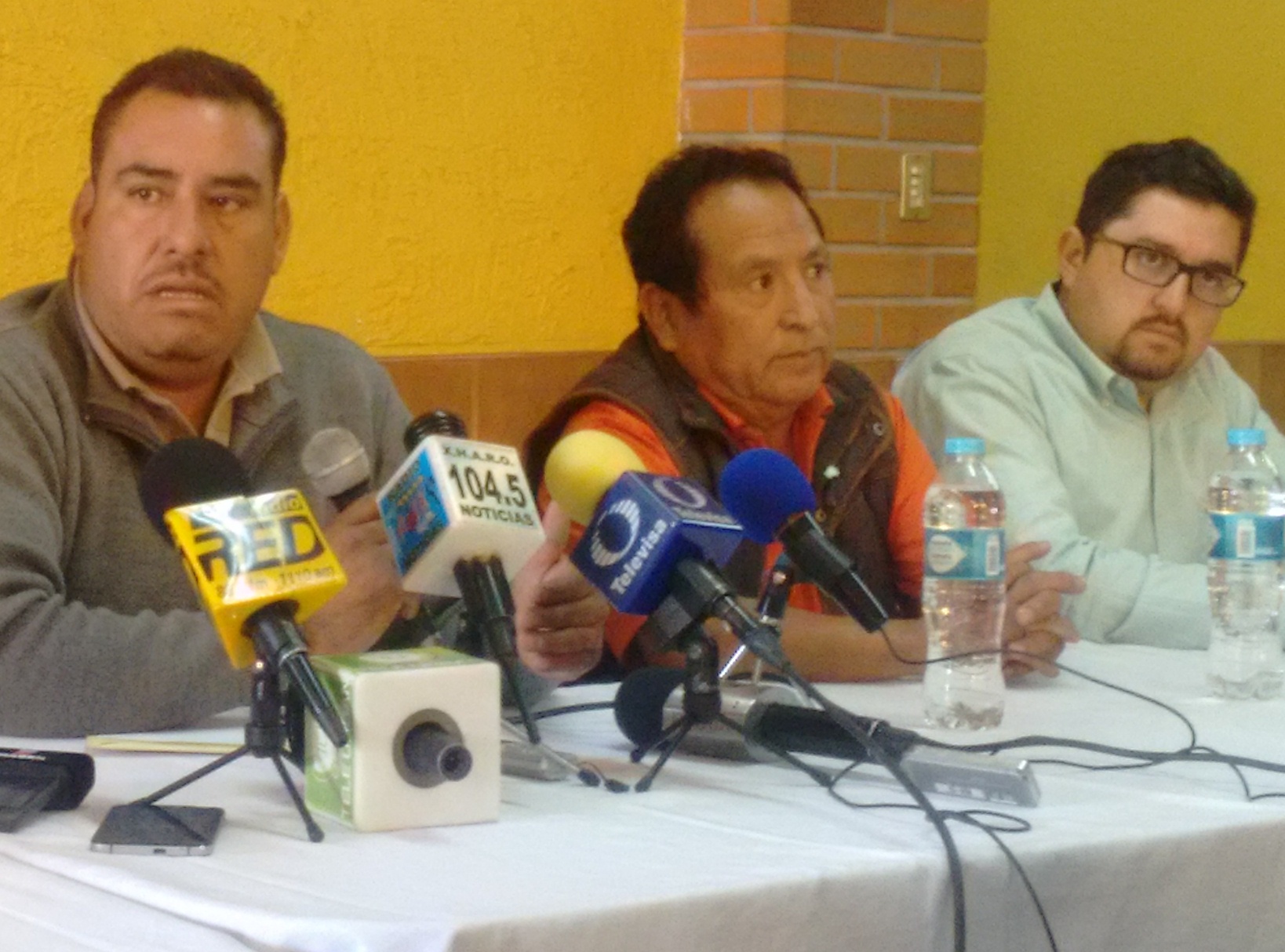 Durante la conferencia.