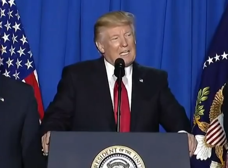 Trump afirmó que también creará una oficina que apoye a víctimas de delitos provocados por inmigrantes.
