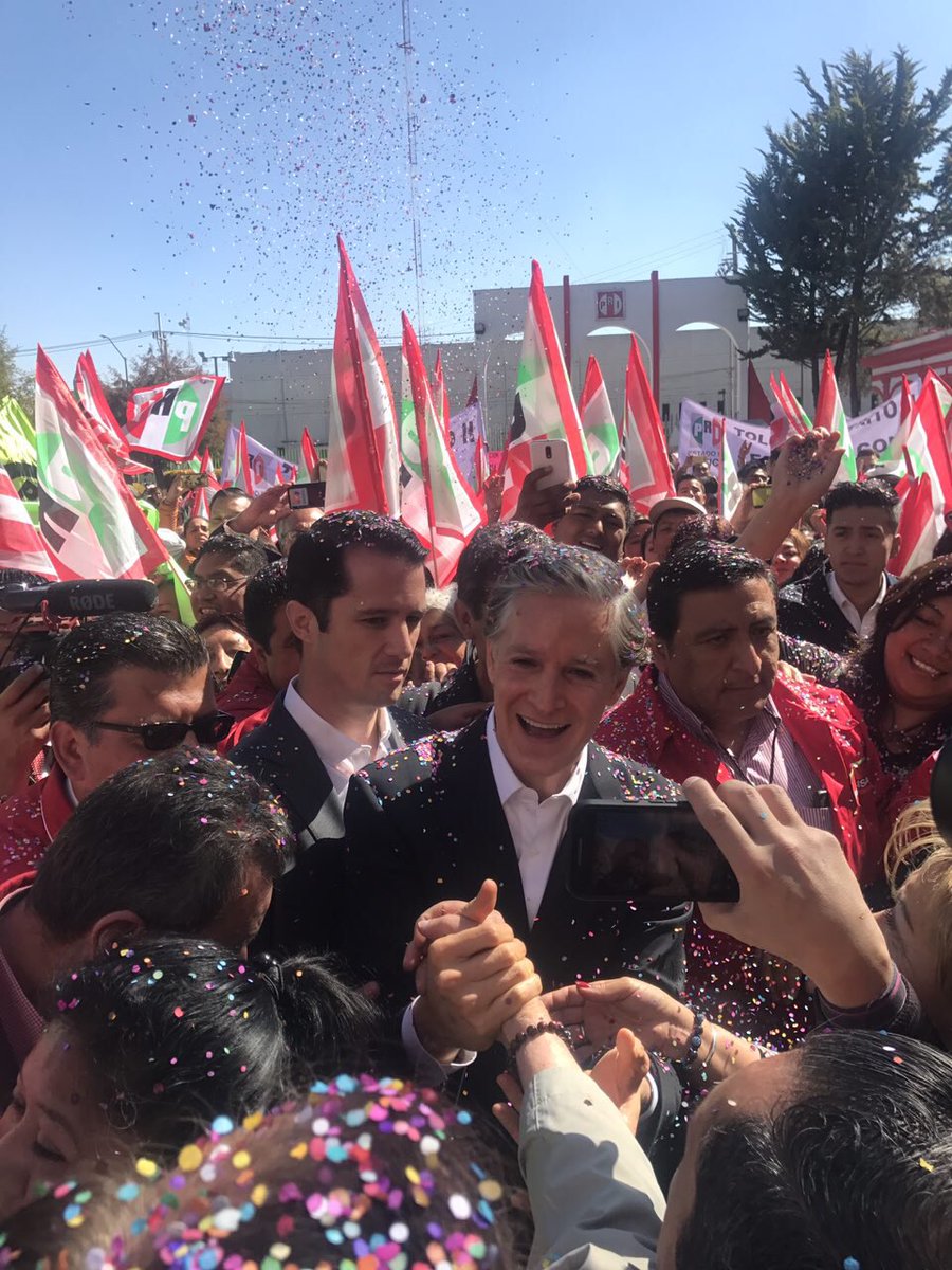 Alfredo del Mazo se registró como candidato del PRI a la gubernatura del Estado de México.