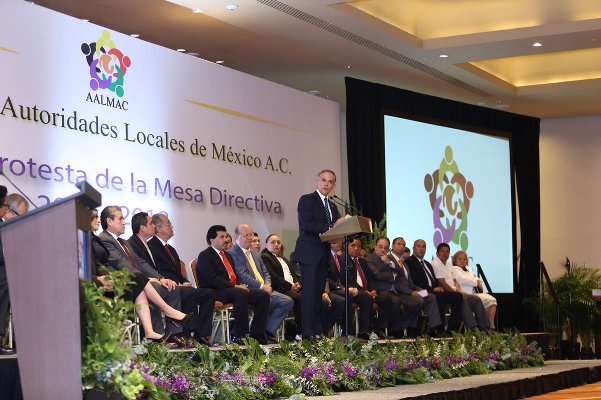El jefe de Gobierno de la CdMx llamó a revertir el 'gasolinazo'.