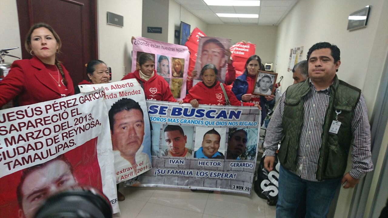 En la reunión se abarcaron tres casos de familiares de personas desaparecidas que acudieron a una audiencia con las autoridades.