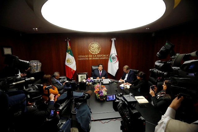El coordinador del PRD en el Senado, Miguel Barbosa. 