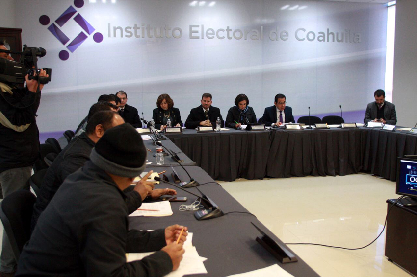 El Instituto Electoral de Coahuila contrató para un puesto administrativo clave a una ex funcionaria de la Secretaría de Infraestructura.