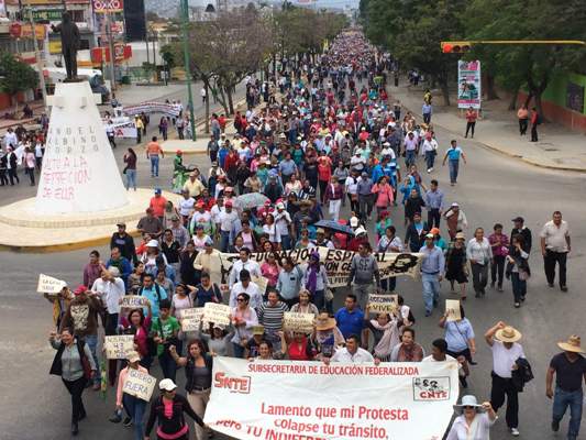 José Luis Escobar Pérez, vocero de Prensa y Propaganda de la Sección 7 del SNTE, dijo que la marcha es parte de la continuidad de una serie de protest