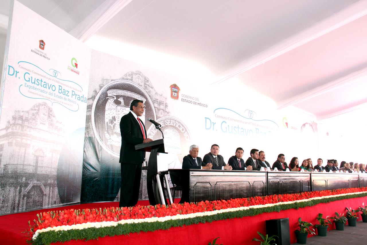 En la ceremonia por el CXXIII Aniversario del Natalicio de Gustavo Baz Prada.
