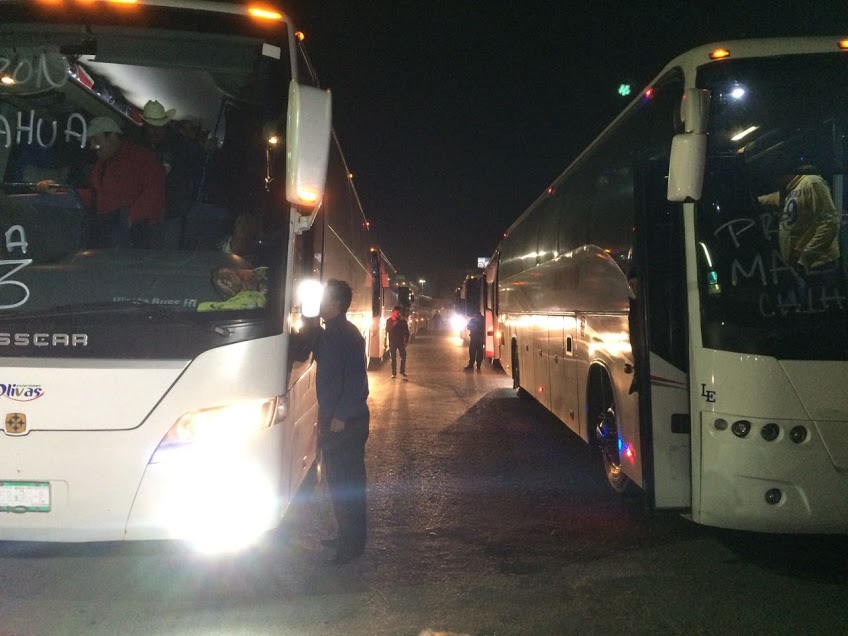 Desde Chihuahua, un contingente de más de 700 personas viaja a la Ciudad de México, a manifestarse contra el "gasolinazo.