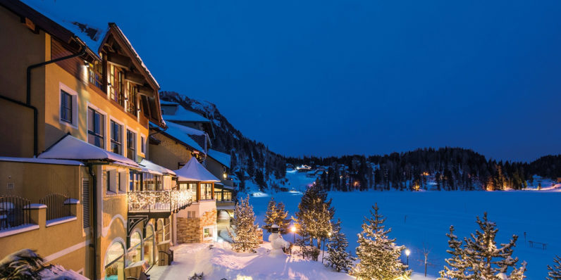 El hotel está ubicado en los Alpes austriacos. 