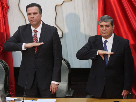 El diputado Andrés Cantú y el secretario de Gobierno, Manuel González.