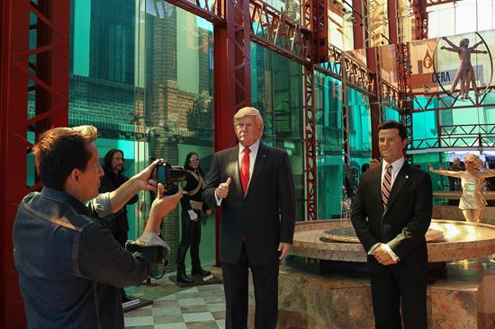 Las figuras de Donald Trump y Enrique Peña Nieto se encuentran en el lobby del Museo de Cera de la Ciudad de México. 