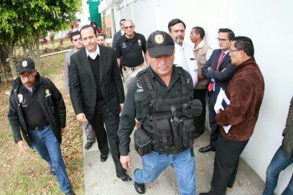 Bermúdez Zurita pidió ver la orden de aprehensión antes de ingresar al penal de Pacho Viejo.