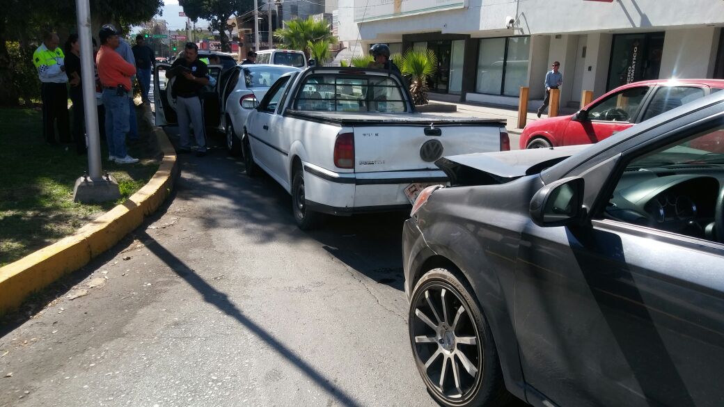 Carambola de 3 autos en la Calzada Colón- Grupo Milenio