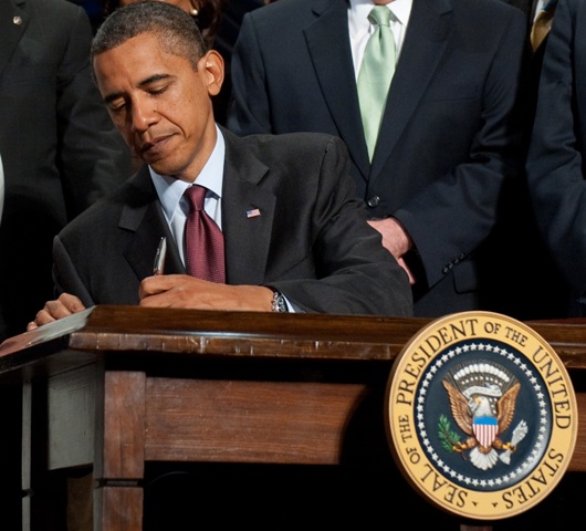 El ex presidente de Estados Unidos, Barack Obama, en la firma de la ley Dodd-Frank, en julio de 2010.