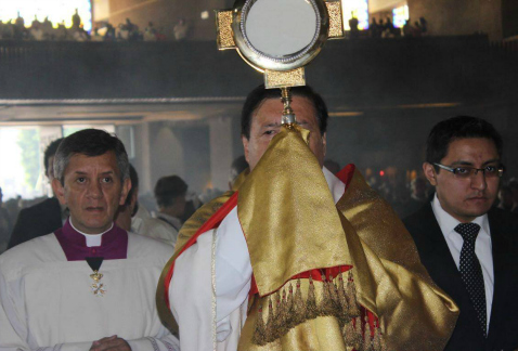 La Arquidiócesis Primada de México, a cargo del cardenal Norberto Rivera, consideró en el semanario Desde la Fe que el texto de la Constitución de la 