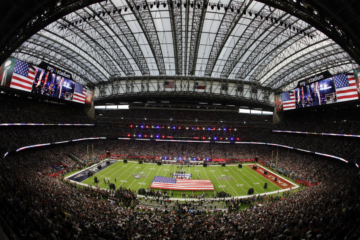Así luce el NRG Stadium durante el Himno de Estados Unidos