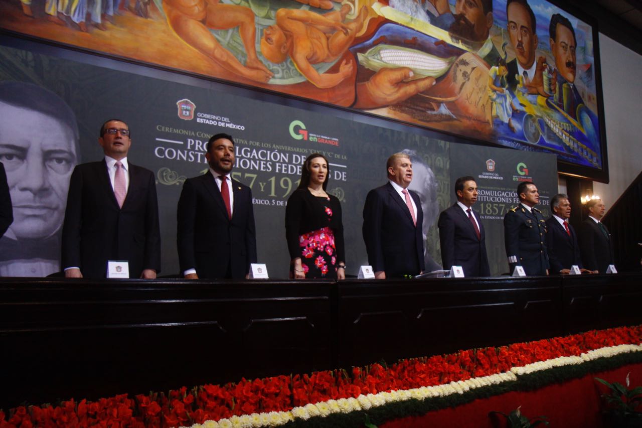 Celebración del Centenario de la Constitución Política.