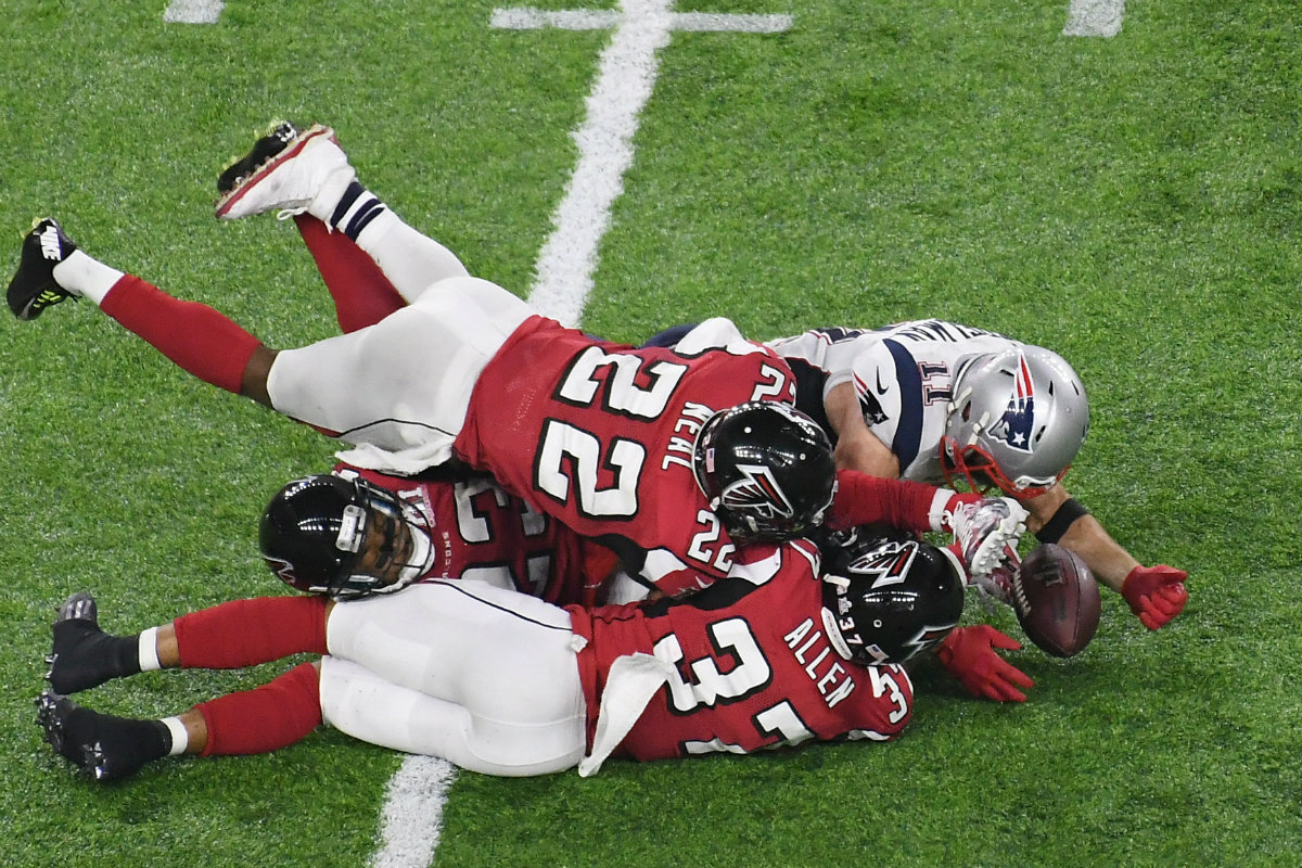 Julian Edelman hace una gran atrapada y le da vida a los Patriotas