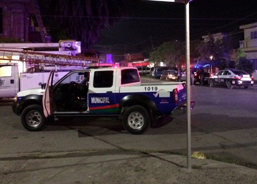 Sergio Pimentel, salió por la parte trasera y se subió al techo de una finca vecina, desde donde comenzó a disparar contra la Policía Municipal.