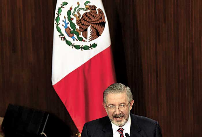 “Formamos un pueblo grande, humanista y creativo”, expresó.