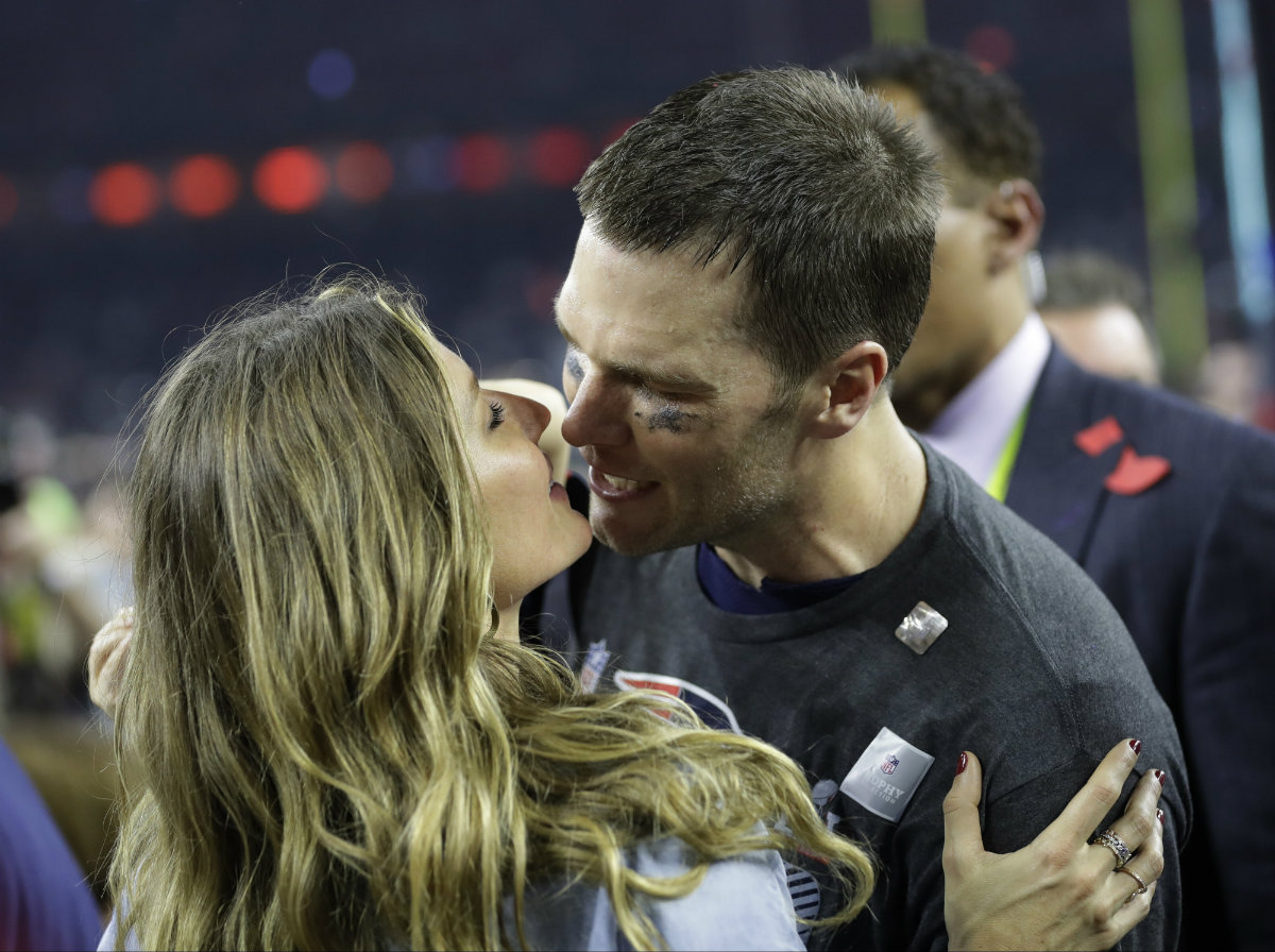 Gisele Bundchen y Tom Brady tras ganar el Super Bowl LI