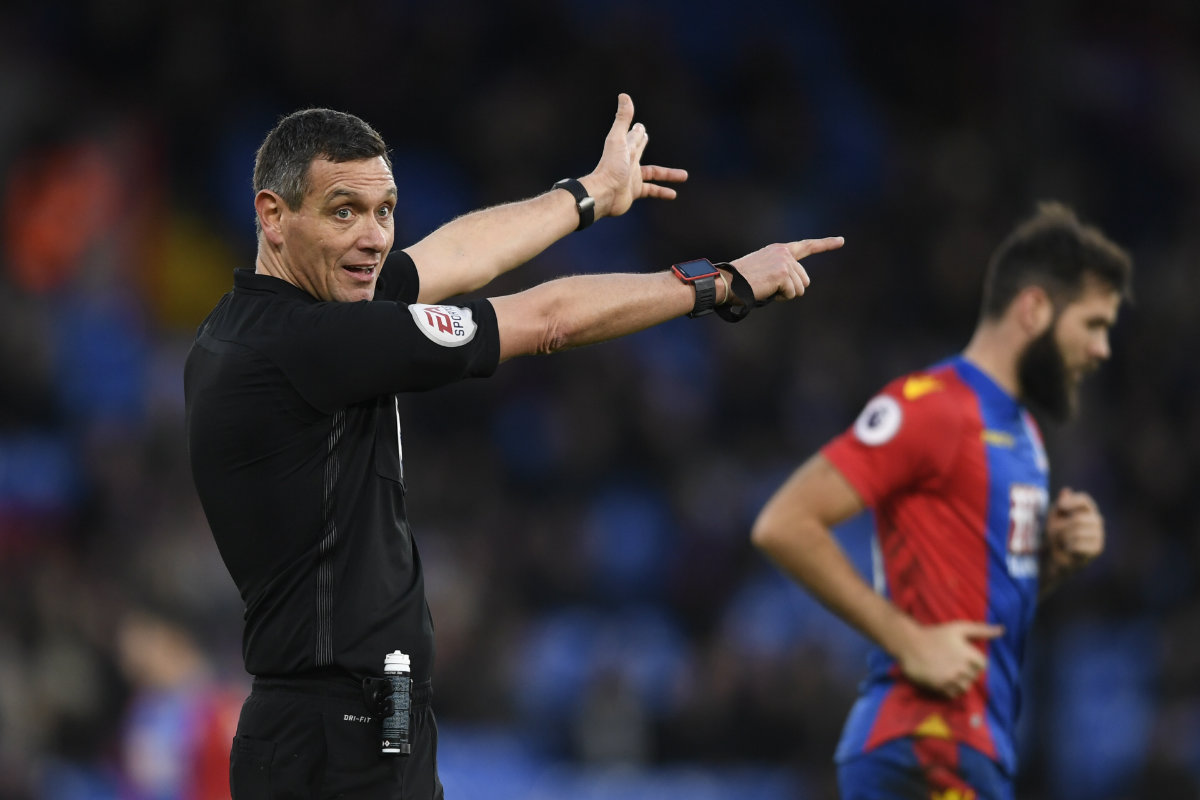 Andre Marriner dirigirá la final de la EFL Cup