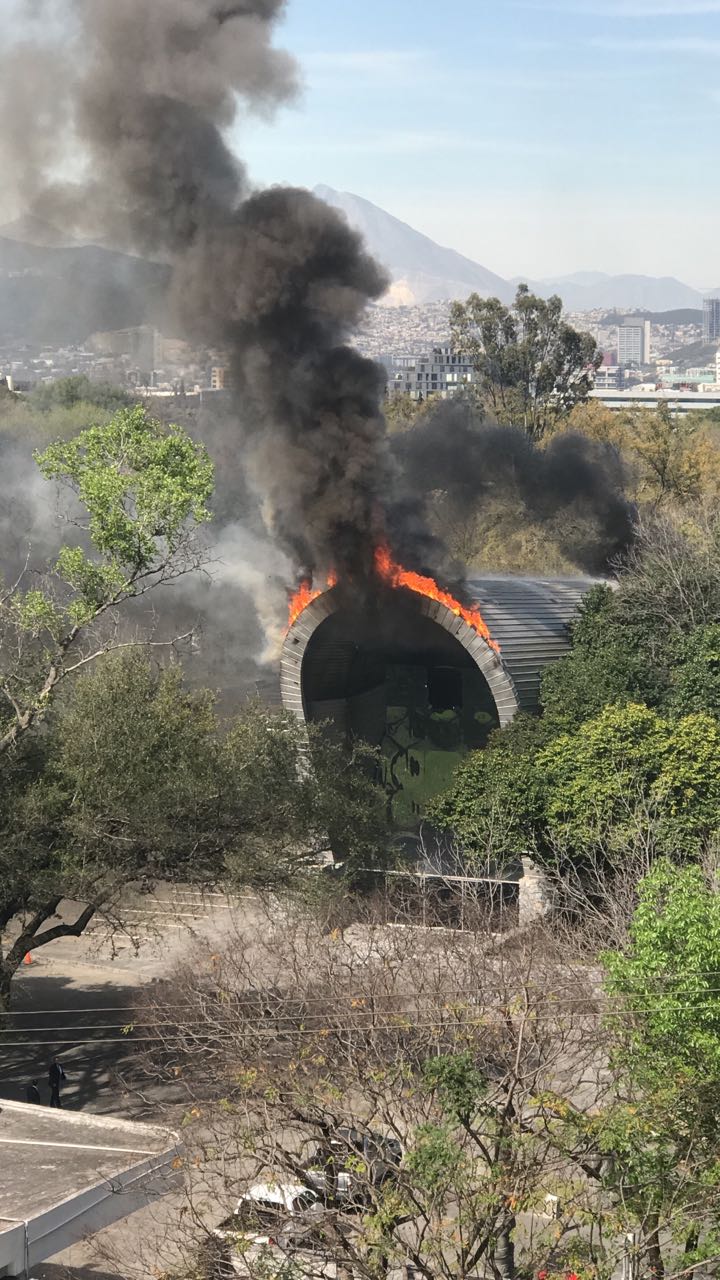 El incendio ocurrió en el Pabellón Universo del Planetario Alfa.