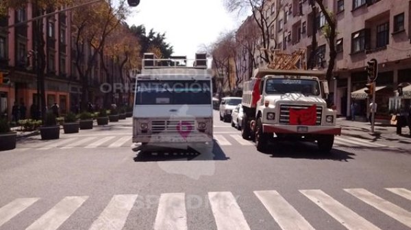 Los manifestantes se dirigen hacia el Zócalo capitalino y su destino final es la Secretaría de Gobernación, en la avenida Bucareli.