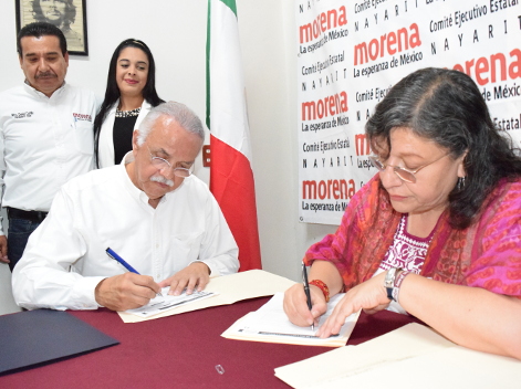 Miguel Ángel Navarro Quintero, se registró como precandidato de Morena por la gubernatura por Nayarit.