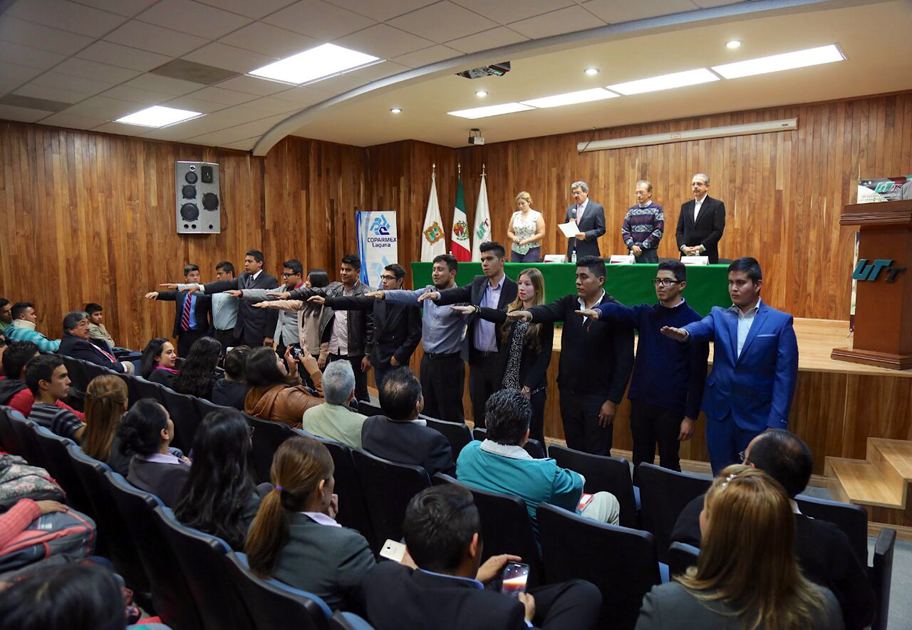 Rinde protesta el capítulo UTT de Coparmex.