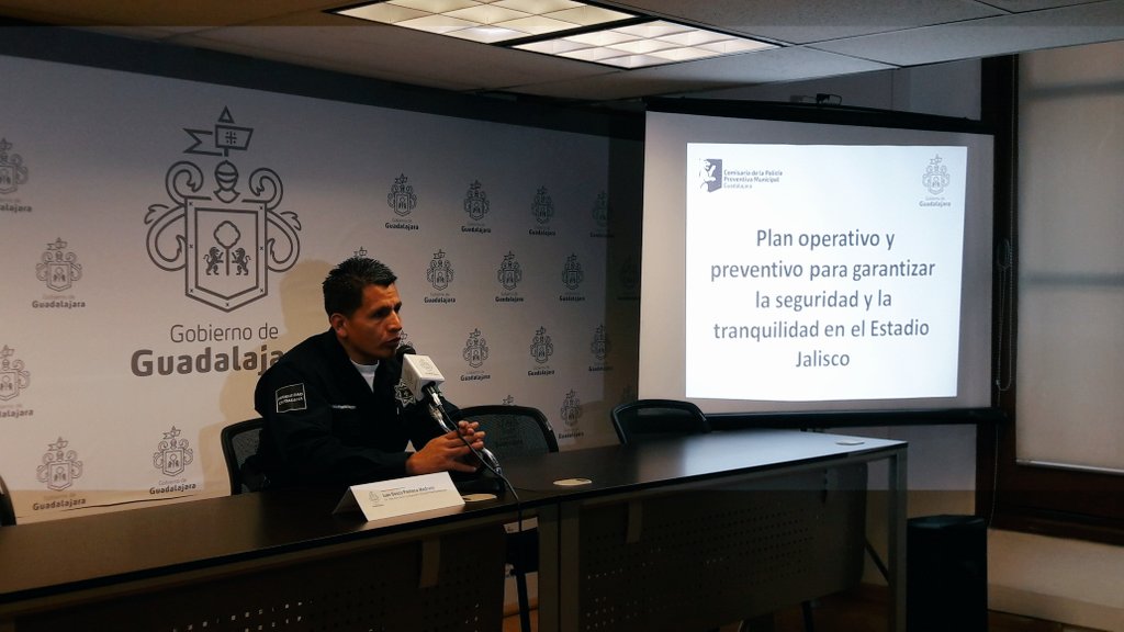 El comandante Juan Bosco Pacheco presentó el operativo que realizará la policía de Guadalajara durante el Clásico Tapatío. 