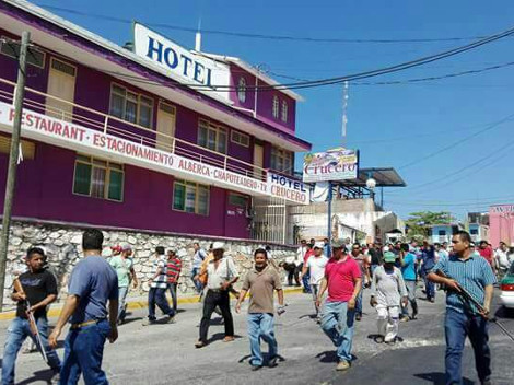 La autoridad de Colotepec consideró como una intromisión el que dos trabajadores de la agencia municipal de Puerto Escondido hayan traspasado el límit