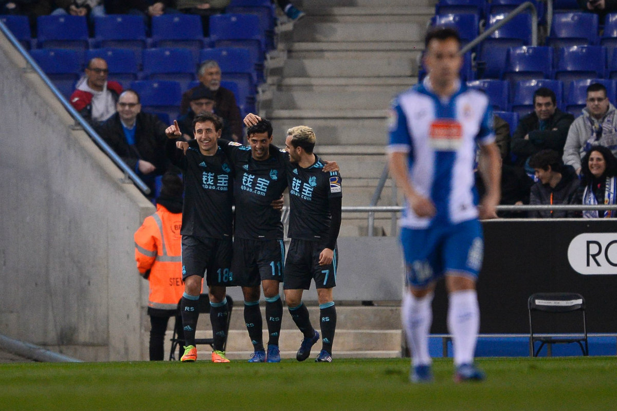 Carlos Vela anota en la victoria de la Real Sociedad