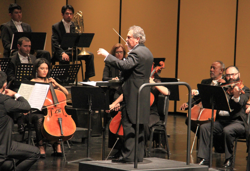 En su tercer concierto, la Camerata de Coahuila otorgó una velada romántica. 