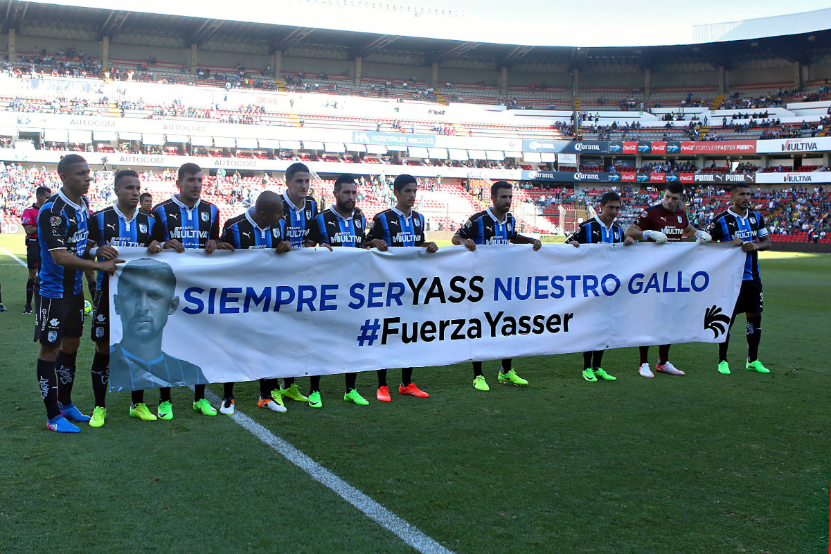 Gallos Blancos de Querétaro mostraron su apoyo a Yasser Corona