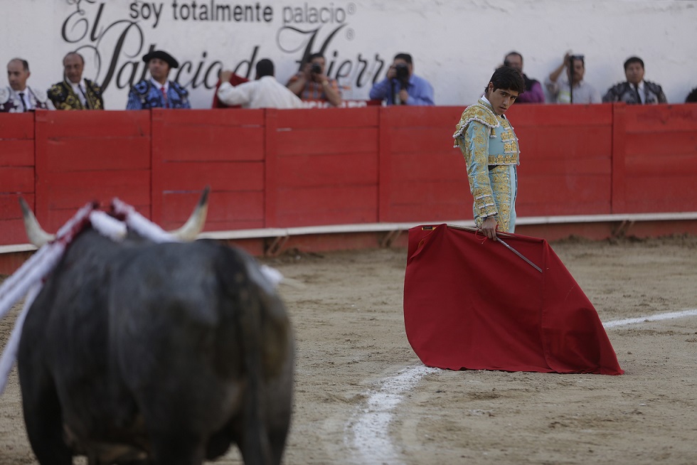 El joven mexicano Luis David Adame quien se llevó el triunfo en una tarde muy nacionalista