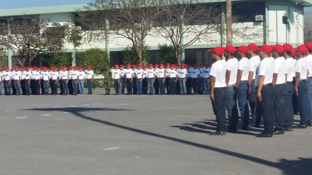 Jóvenes en servicio militar en Reynosa.