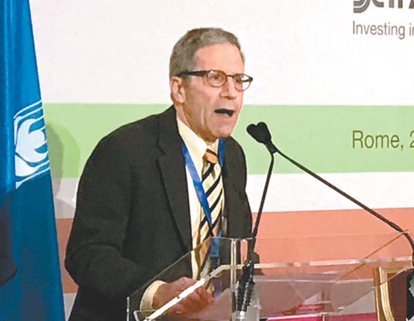Eric Maskin durante su ponencia en las conferencias del FIDA.