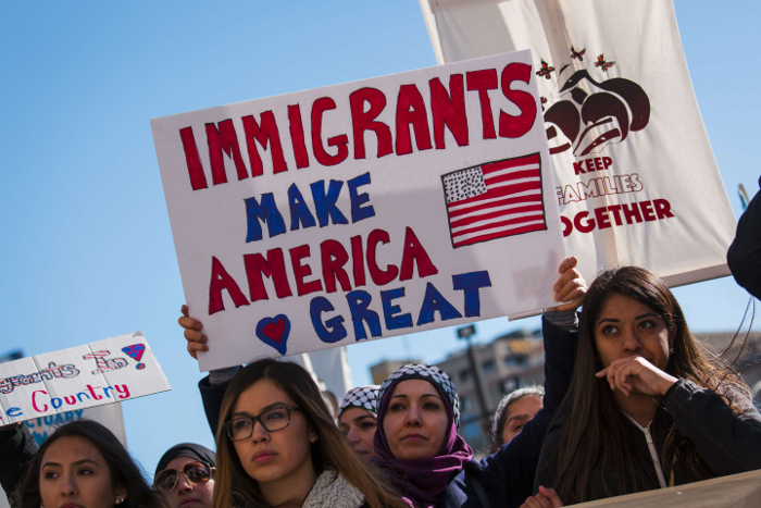 La manifestación fue convocada por "Voces de la Frontera" para recharzar las políticas de Donald Trump.