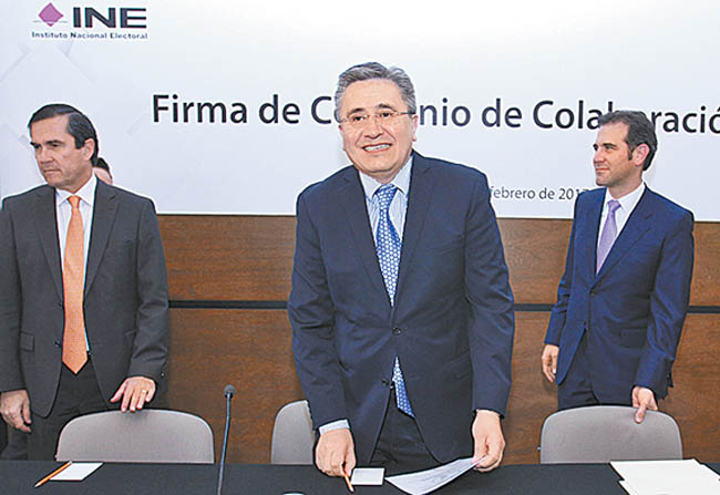 Edmundo Jacobo Molina, Luis Raúl González y Lorenzo Córdova. 
