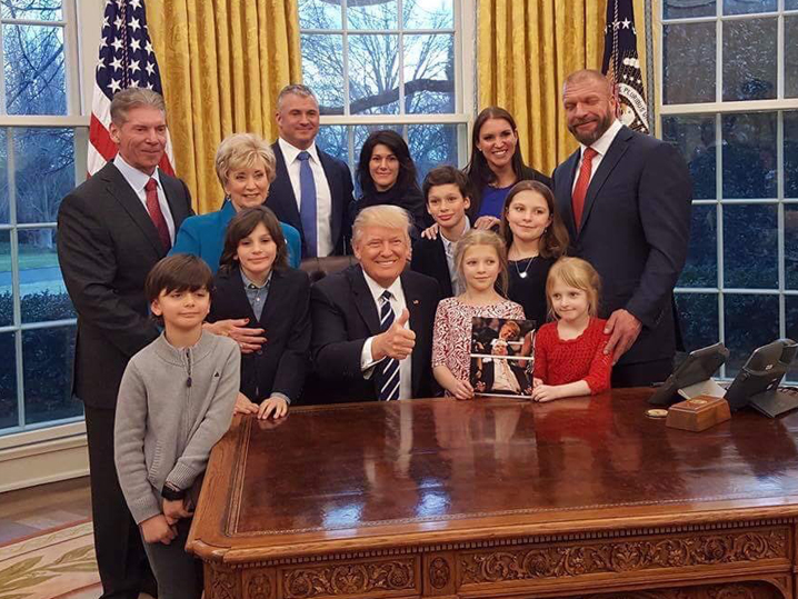 La familia McMahon se tomó la foto en la Casa Blanca