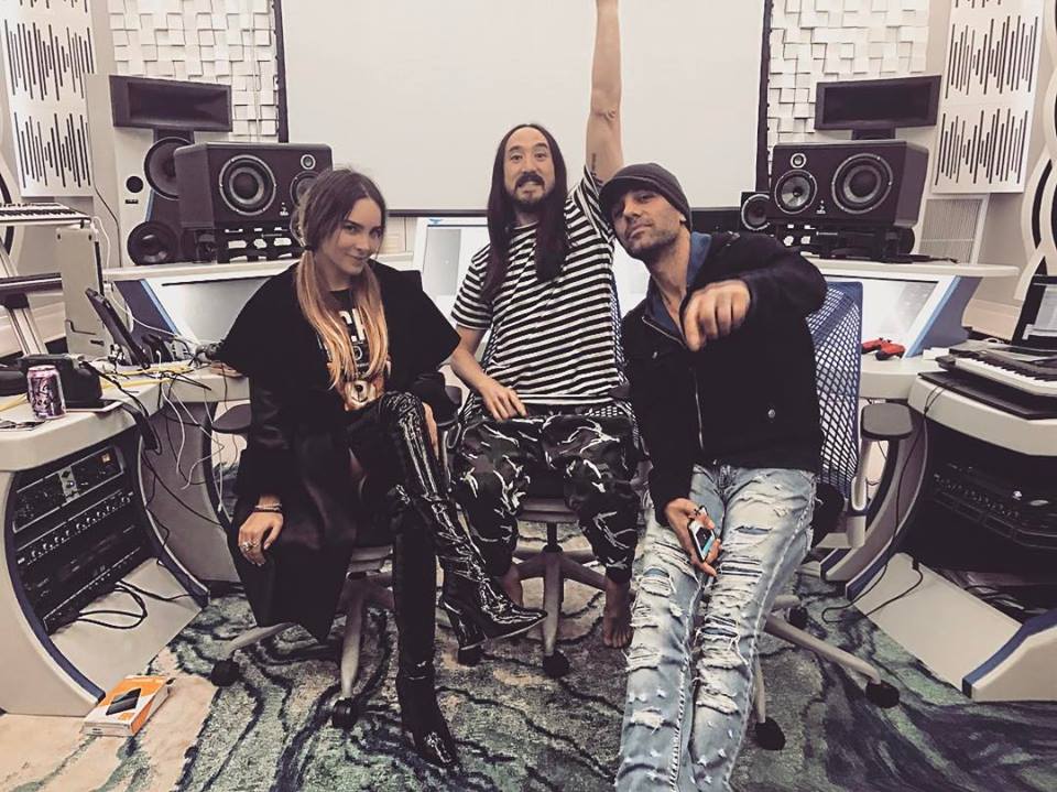 Belinda y Steve Aoki preparan nueva música. 