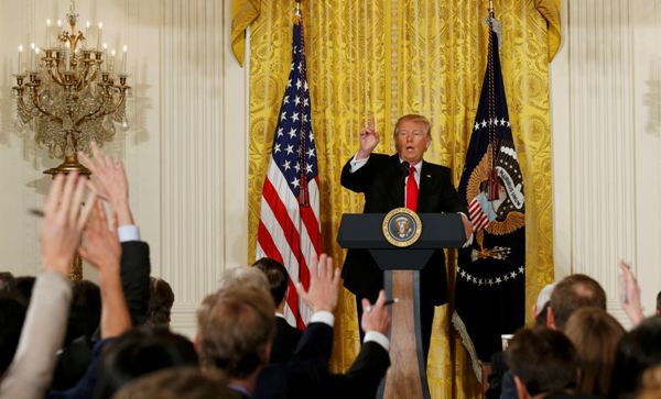 Donald Trump dijo que "las filtraciones son verdaderas, pero las noticias son falsas".
