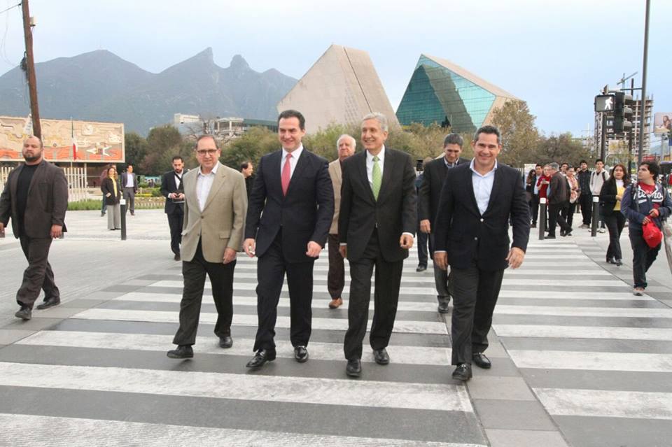 A la inauguración acudió el alcalde de Monterrey, Adrián de la Garza.