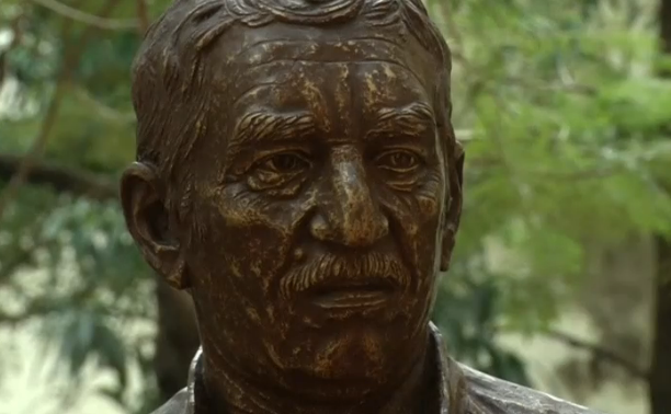 La pieza fue develada en un homenaje de la 26 Feria Internacional del Libro de La Habana a propósito del medio siglo de Cien Años de Soledad.