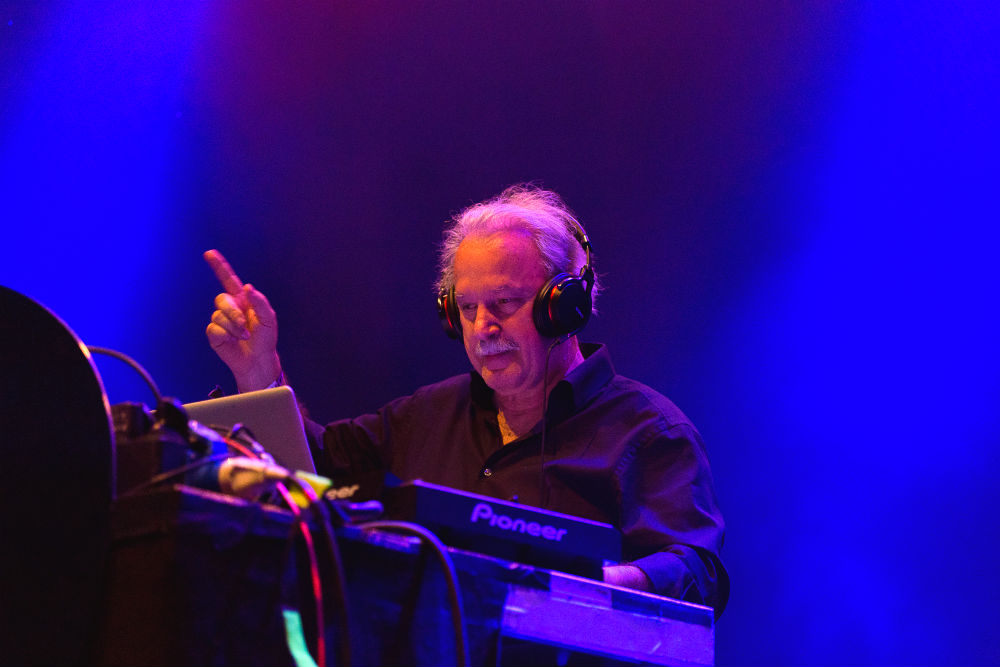 El compositor, productor y DJ italiano Giorgio Moroder.