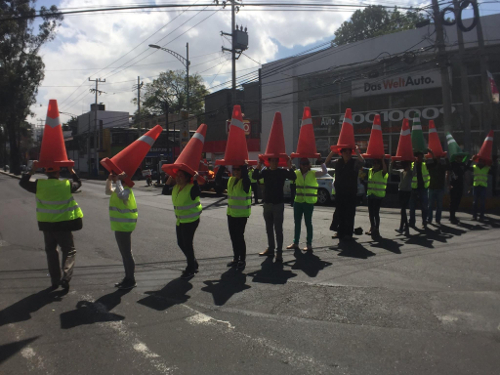 King recorrió calles del Centro Histórico y revisó con los participantes del taller cómo mejorar intersecciones complejas como la de Eje Central y Tac